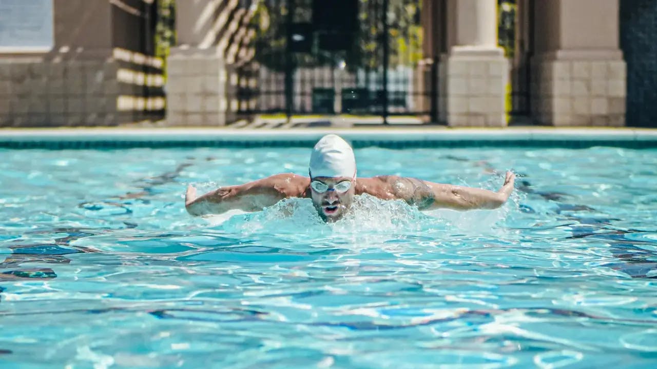 Beginner's Guide To Swimming For Weight Loss